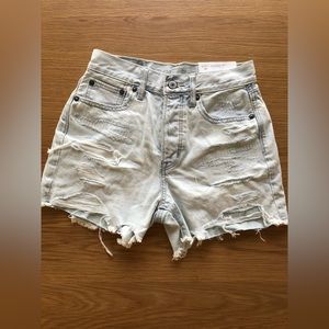 00 24w American Eagle women’s 90’s boyfriend mid-length shorts